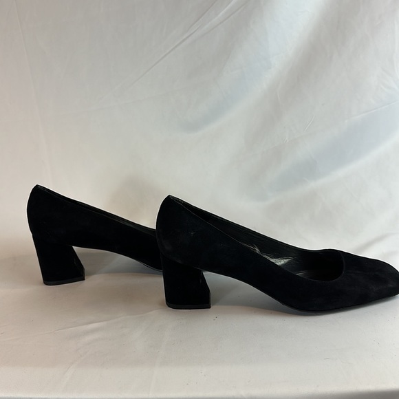 Stuart Weitzman Size 11 Black suede heel. - Picture 6 of 11